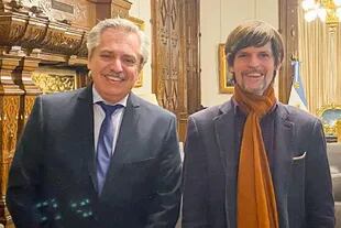 El embajador de la Argentina en China Sabino Vaca Narvaja junto al presidente Alberto Fernández