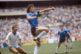 Jorge Valdano se quedó afuera de la lista definitiva de Italia 90 poco antes del comienzo del Mundial; se había retirado en 1987, pero Carlos Bilardo se había pedido un "último esfuerzo"