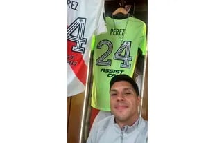 Enzo Pérez, en el vestuario de River antes del partido.