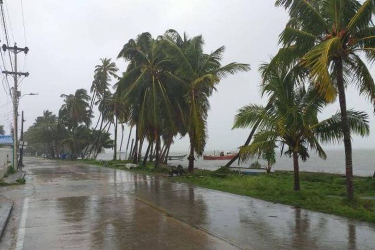 Un extranjero de 67 años fue rescatado por la Armada Nacional en altamar, en San Andrés, en medio de la alerta que vive la isla por el paso del huracán Iota por el Caribe colombiano