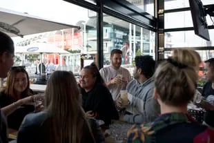 Un bar en el centro de Auckland (Cornell Tukiri/The New York Times)