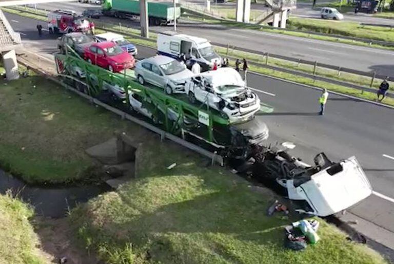 Dos muertos tras un fuerte choque en la Autopista Panamericana