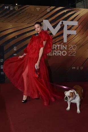 Valentina Salezzi y su perra, Mirtha
