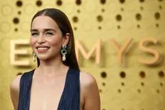 Emilia Clarke confesó que Jennifer Lopez inspiró su look en los Emmy