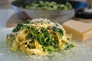 Pasta fácil de ricota con limón y espinaca