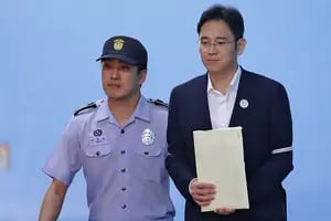 El heredero de Samsung evitó ser arrestado tras una polémica fusión