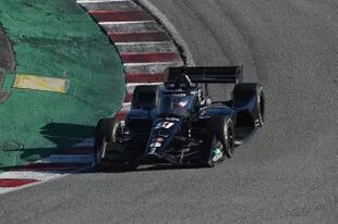 Romain Grosjean gira con su coche del equipo Dale Coyne Racing, de Indy Car.