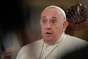 Los mensajes de serenidad del papa Francisco, en un contexto enrarecido por los ataques internos
