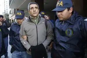 Amplían procesamientos y describen el recorrido de millonarios sobornos hasta el departamento de Cristina Kirchner