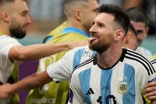 Argentina vs Países por los cuartos de final de la copa del mundo Qatar 2023 en el estadio Lusail de Doha Lionel Messi convierte su celebración de su gol