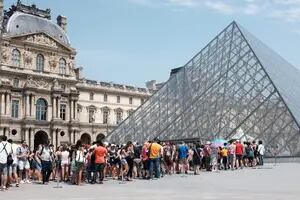 París: el Louvre cerrado por Huelga