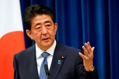 Renuncia. Shinzo Abe, un conservador entre sus "Abenomics" y los escándalos
