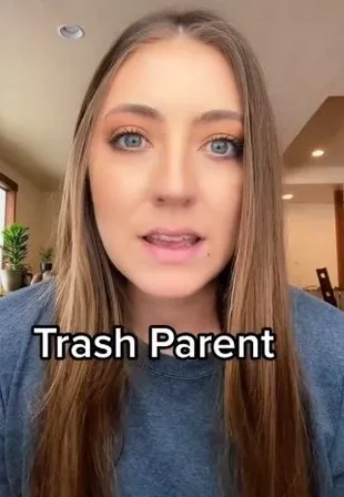 La mujer se definió a sí misma como una "trash parent" (Crédito: TikTok/@menzennial)
