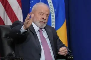 Lula da Silva dijo que la democracia está “cada vez más en peligro” y alertó: “Está pasando en la Argentina”
