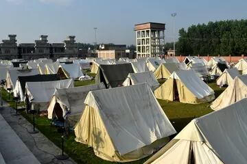 Se montaron varios campamentos para contener a los refugiados que debieron abandonar sus hogares