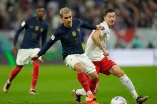 Antoine Griezmann, un delantero completo, en el partido por octavos de final de la Copa del Mundo entre Francia y Polonia