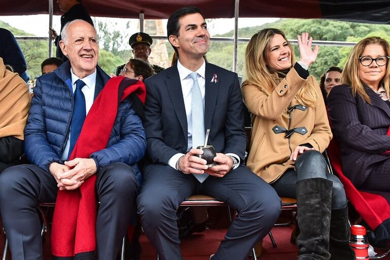 Lavagna y Urtubey fueron fórmula presidencial en 2019. En la imagen, con Isabel Macedo y Graciela Camaño, en un acto en Salta.