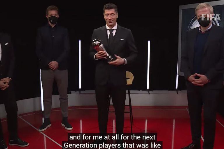 En una noche con emociones argentinas, Lewandowski le ganó el premio mayor a Messi