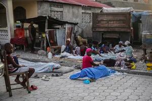 Un ciclón tropical amenaza con empeorar la crisis en Haití, todavía en shock por el terremoto