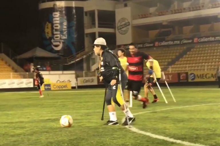 Dorados y Maradona jugaron con el equipo de amputados de Sinaloa: qué dijo Diego