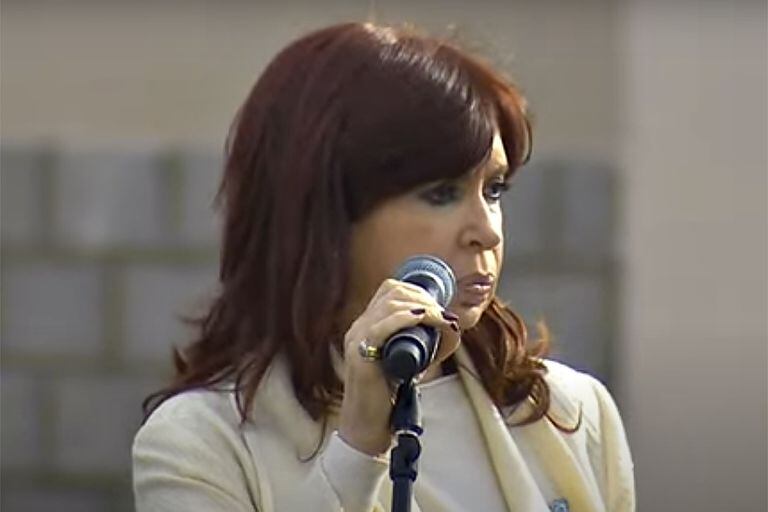 Cristina Kirchner compartió un acto con el Presidente y le pidió que ponga "orden"
