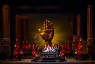 El trabajo lumínico de Eli Sirlin para la ópera Don Carlo, en el Teatro Colón (2015)