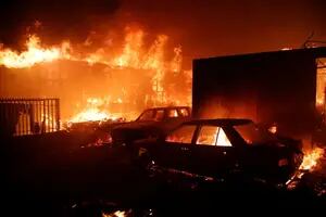 Dramáticos incendios forestales en Chile: 46 muertos, evacuados y estado de excepción en zonas turísticas