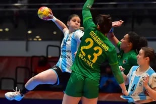 Elke Karsten fue una vez más la máxima anotadora argentina, con cinco tantos, pero La Garra cayó frente a Brasil por 24 a 19 en el Mundial femenino de handball de España.