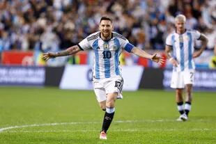 Lionel Messi celebra uno de sus goles ante Jamaica, en el último amistoso de la selección