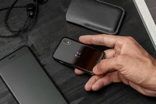 Palm Phone funciona en Estados Unidos vinculado a la misma línea de teléfono que se use en un teléfono más grande, así que recibe las mismas llamadas y SMS