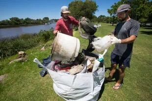 San Isidro: voluntarios recolectaron tres toneladas de basura de la costa del río