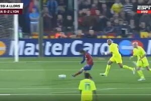 Los tres golazos que Lionel Messi le hizo a Hugo Lloris jugando para Barcelona