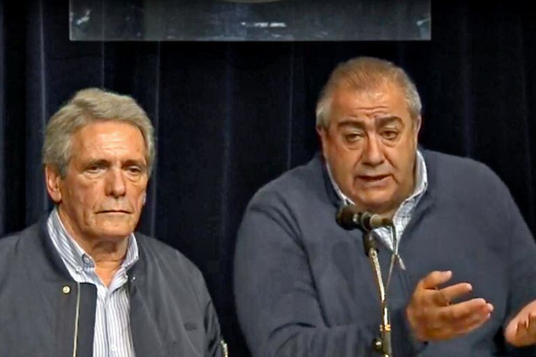 Acuña y Daer, cotitulares de la central sindical, hicieron el anuncio esta tarde con críticas al Gobierno