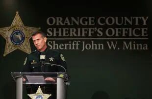 La conferencia de prensa del Sheriff del Condado de Orange John Mina 