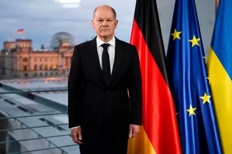 "La agresión rusa contra Ucrania marca un cambio de era", dijo el sábado el canciller alemán Olaf Scholz