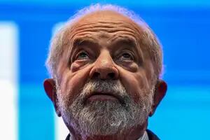 A los 78 años y tras una operación de cadera, Lula mostró en un video su costado "fit"
