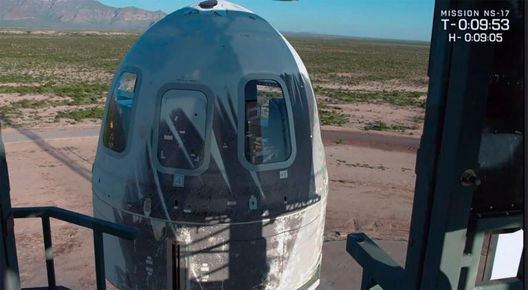 Por qué la compañía espacial de Jeff Bezos lanzó una obra de arte al espacio