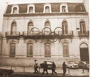 Durante el trazado de la avenida también se demolió la primera sede del Comité Olímpico Argentino 