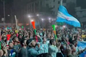 Así se festejó en Bangladesh el triunfo de Argentina en los octavos del Mundial