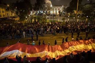 Los juegos de poder llevaron el año pasado a un estallido ciudadano en Lima, dirigido contra los legisladores nacionales en el Congreso