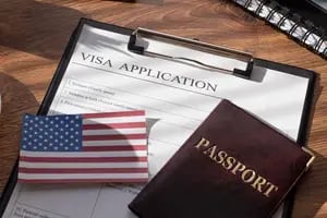 Cuántas visas emitió EE.UU. en el último año fiscal y cuáles son las proyecciones para 2024