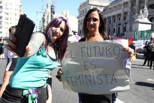 Así se desarrolla la Marcha del 8M en la ciudad de Buenos Aires