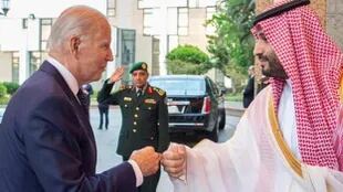 Joe Biden y el príncipe heredero Mohammed ben Salman.