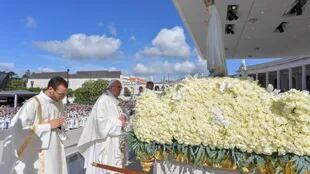 El Papa canonizó a los pastorcitos de Fátima, los primeros santos niños
