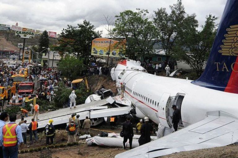 En 2008, un accidente aéreo en el aeropuerto de Toncontín dejó al menos cuatro muertos