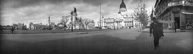 Una panorámica de la plaza del Congreso en 1917 tomada por Julio Van Sant