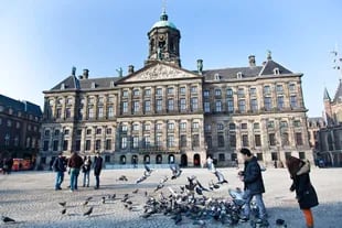 Palacio Real de Amsterdam. En la actualidad se lo usa para recepciones oficiales. 