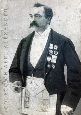 Masón con mandil. ca. 1895.