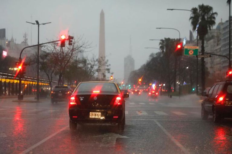 "Mini otoño" en la ciudad: hasta cuándo lloverá en Buenos Aires