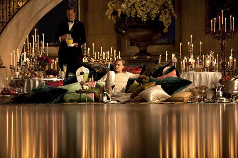 Leonardo Di Caprio como el magnate Jay Gatsby en el film de Luhrmann
